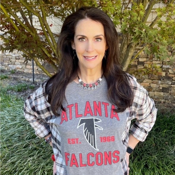 Hi I’m Angela with @angelas_avenue ❤️ 🛍️🩷 - Picture 2 of 16